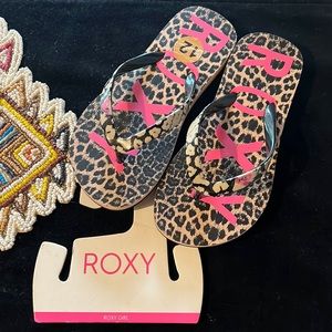 Roxy Toddler Flip flops new never used! Great for the summer!